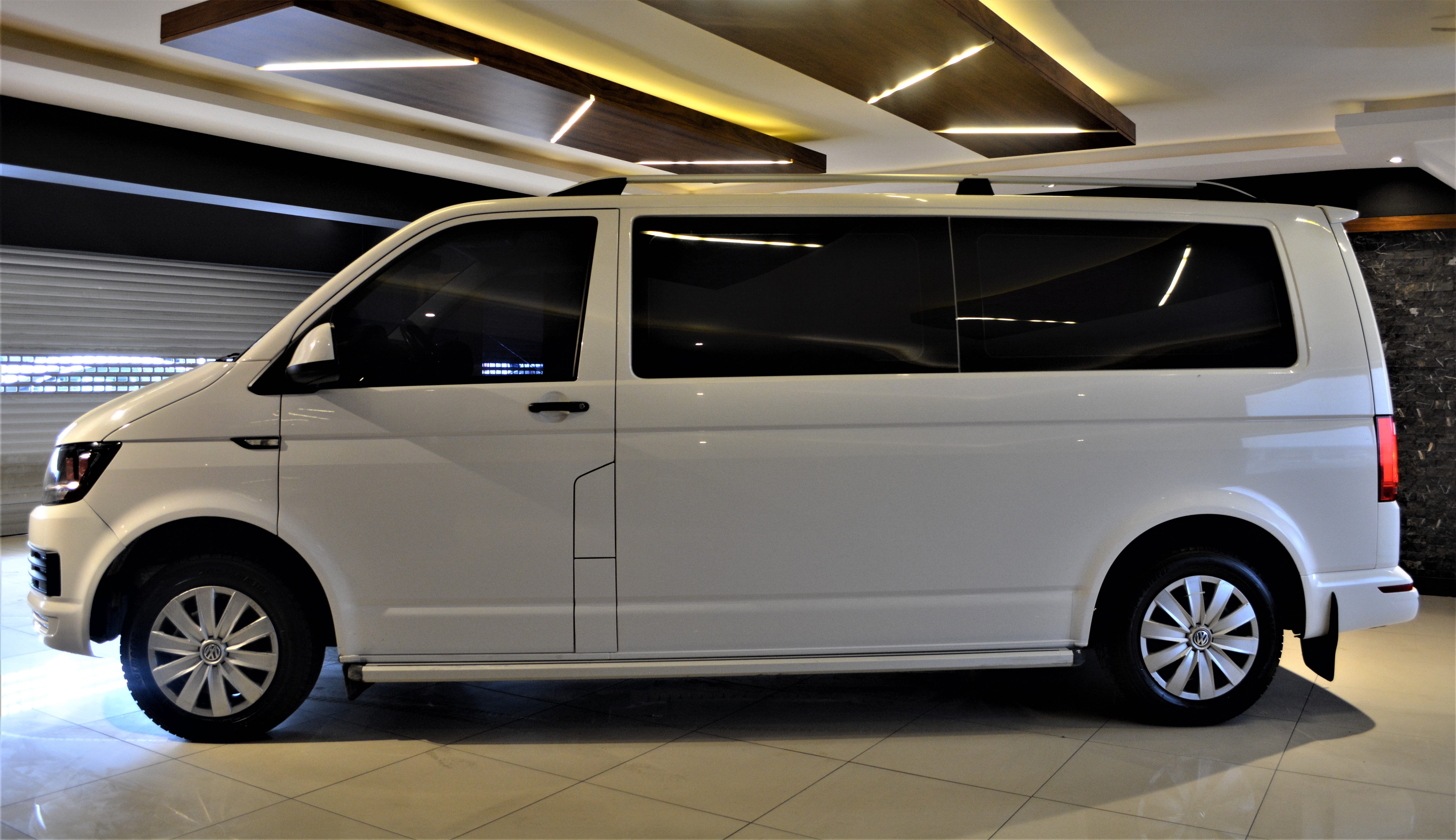 VOLKSWAGEN TRANSPORTER 140 HP 