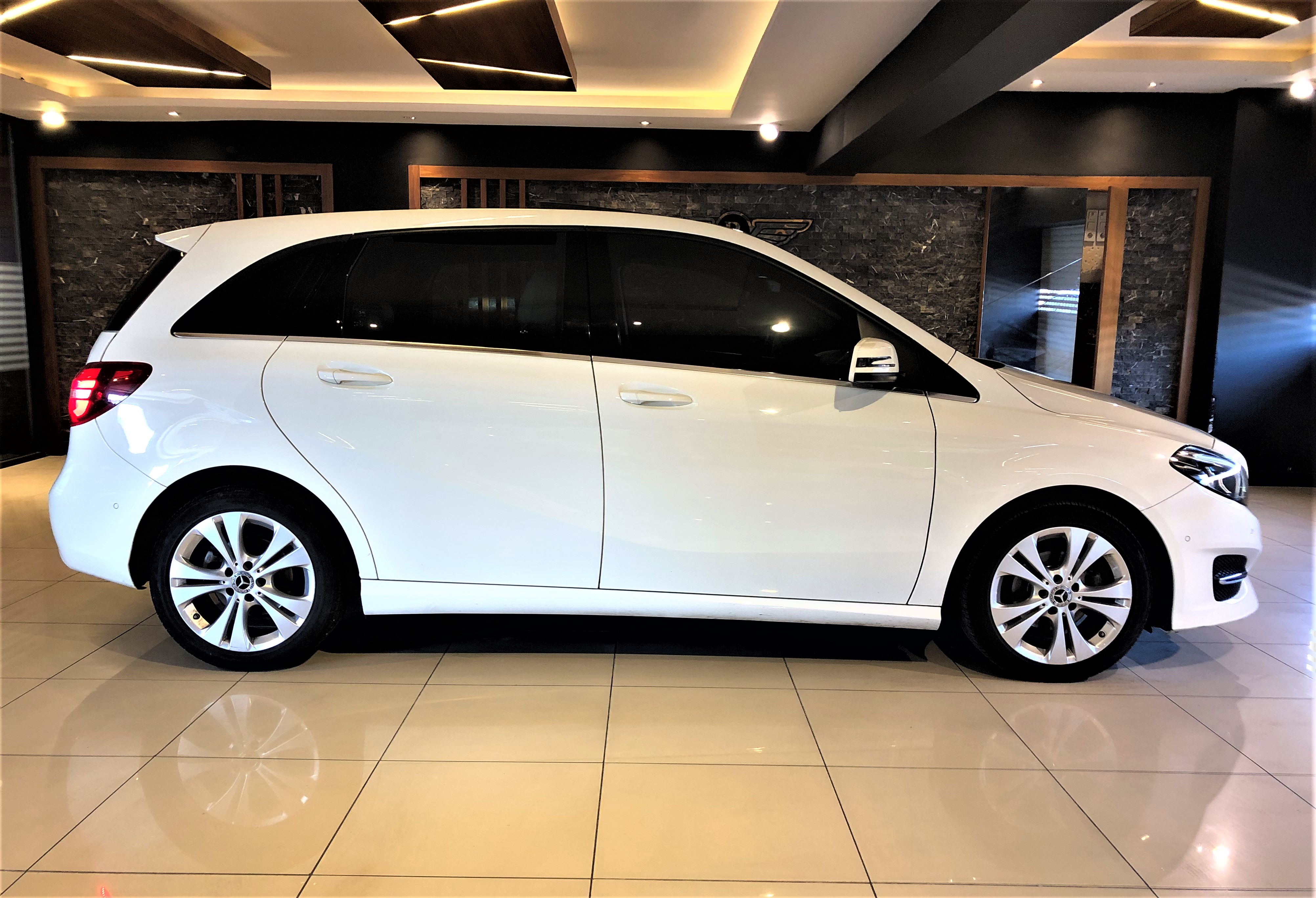 MERCEDES B180 D URBAN 