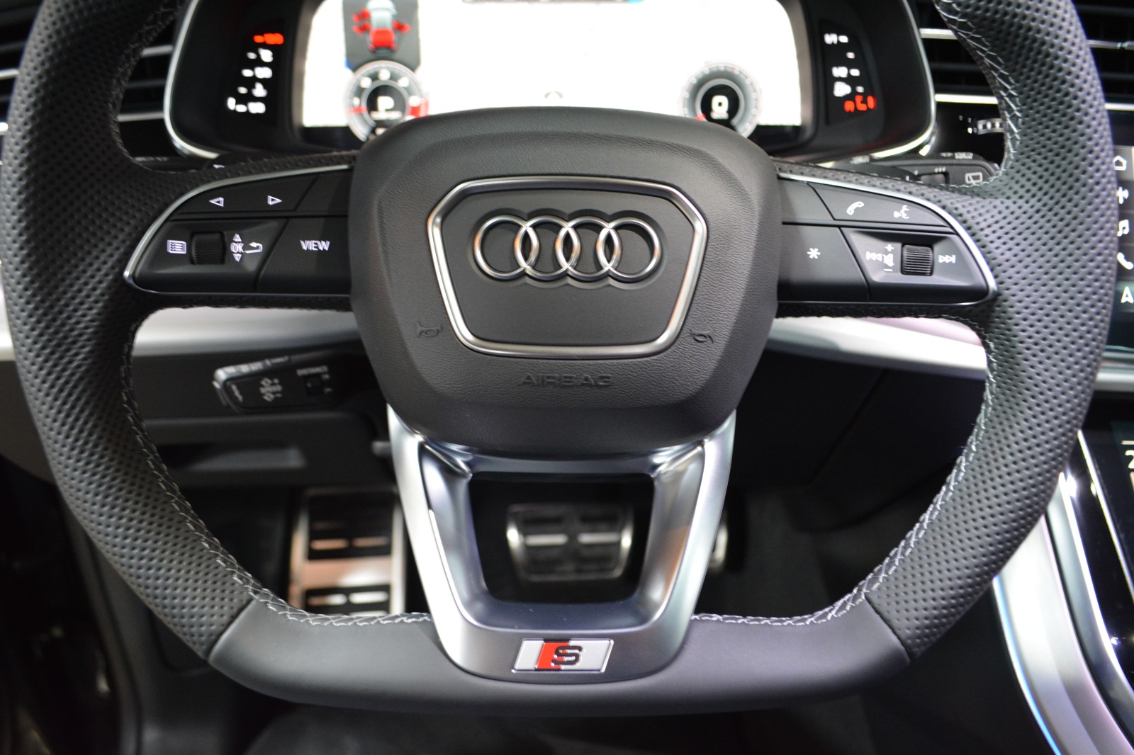 AUDI Q8 50 TDI S LİNE