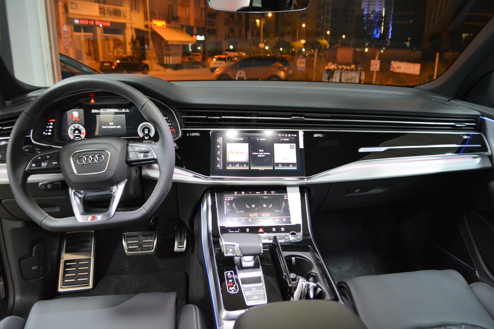 AUDI Q8 50 TDI S LİNE