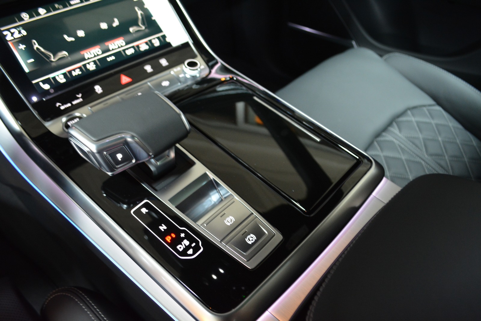 AUDI Q8 50 TDI S LİNE
