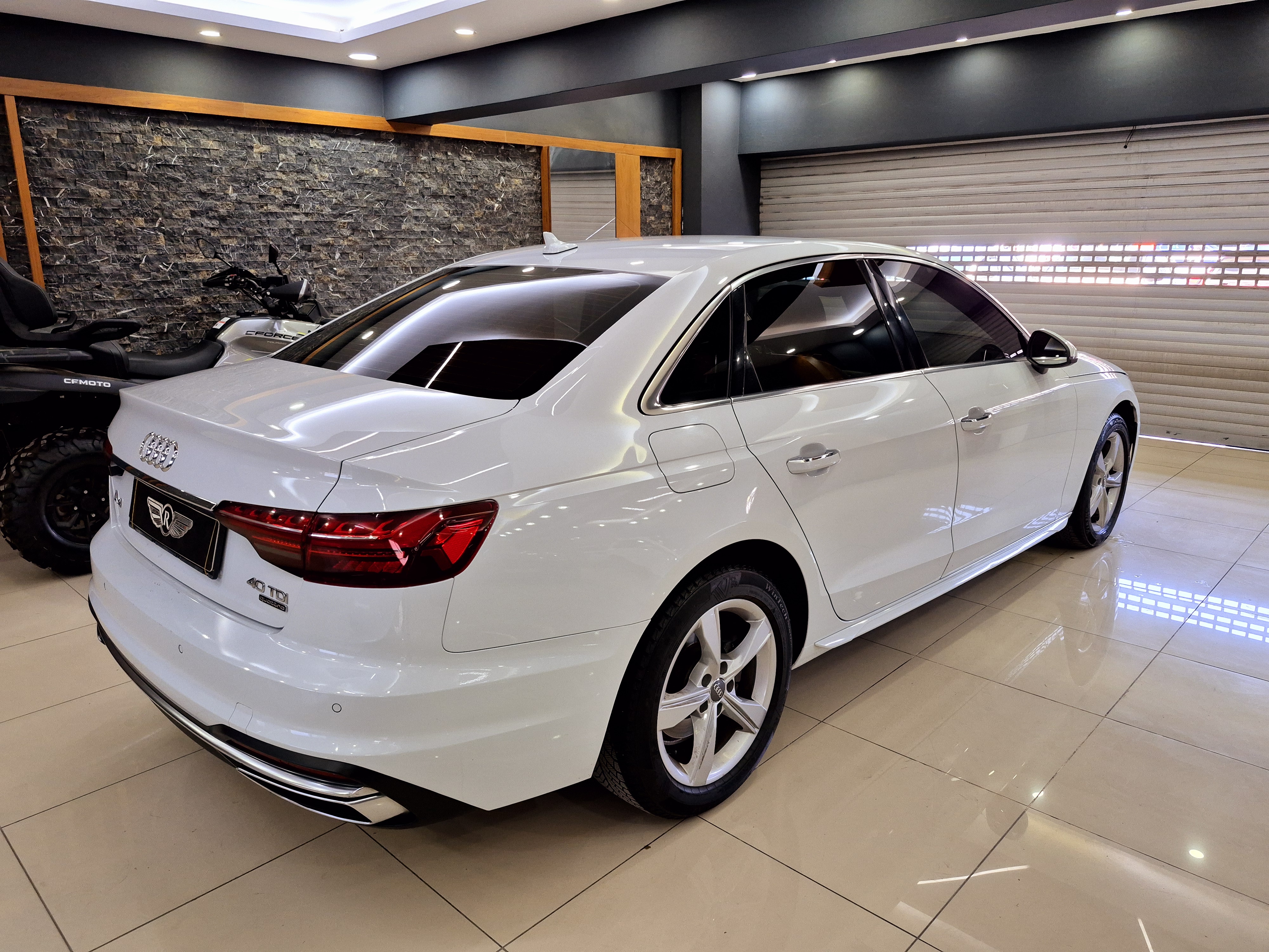 ROYAL'DEN 2020 AUDİ A4 QUATTRO SANRUF İÇİ BEJ