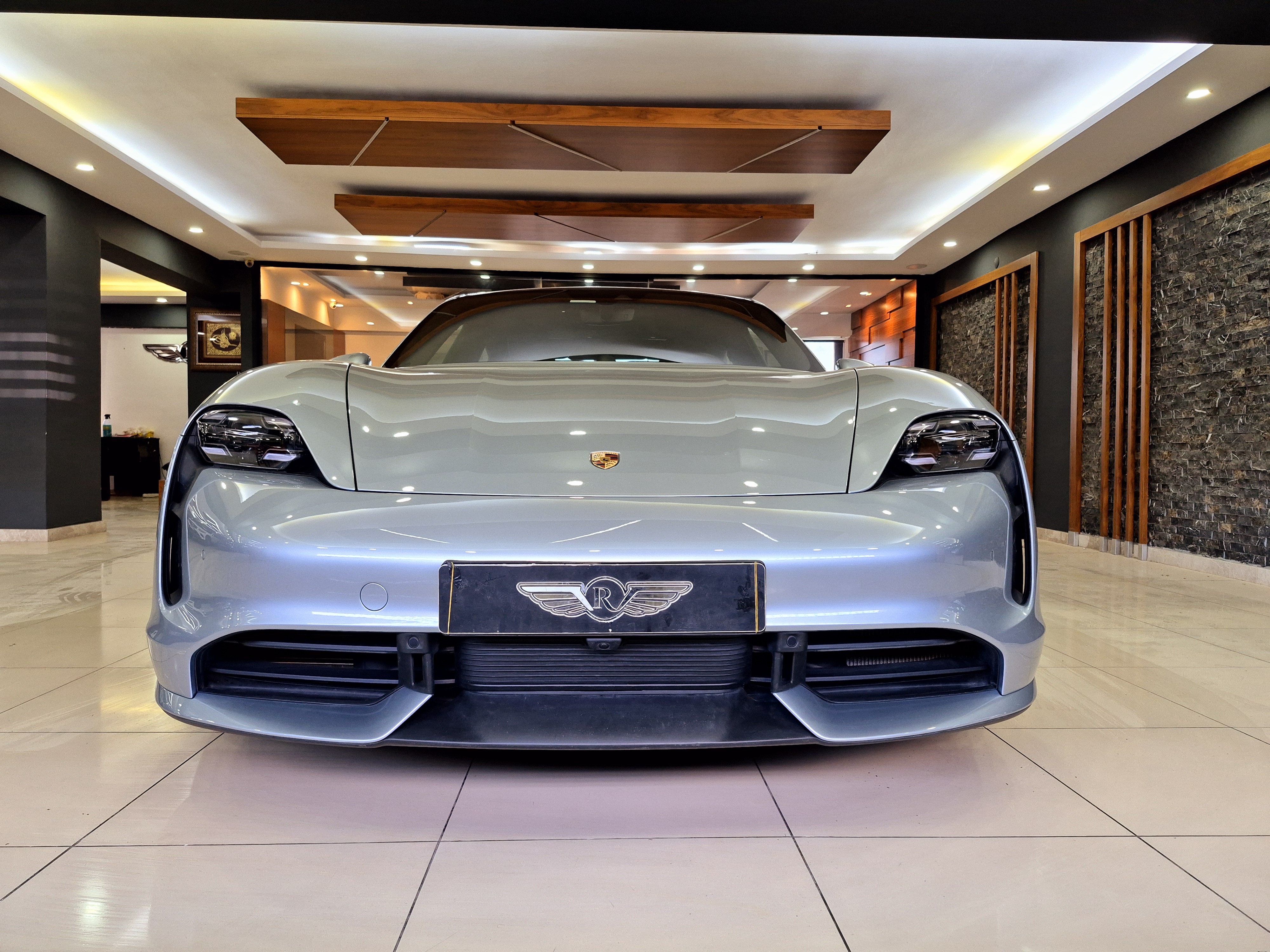 ROYAL'DEN 2020  HATASIZ BAYİ TAYCAN TURBO 